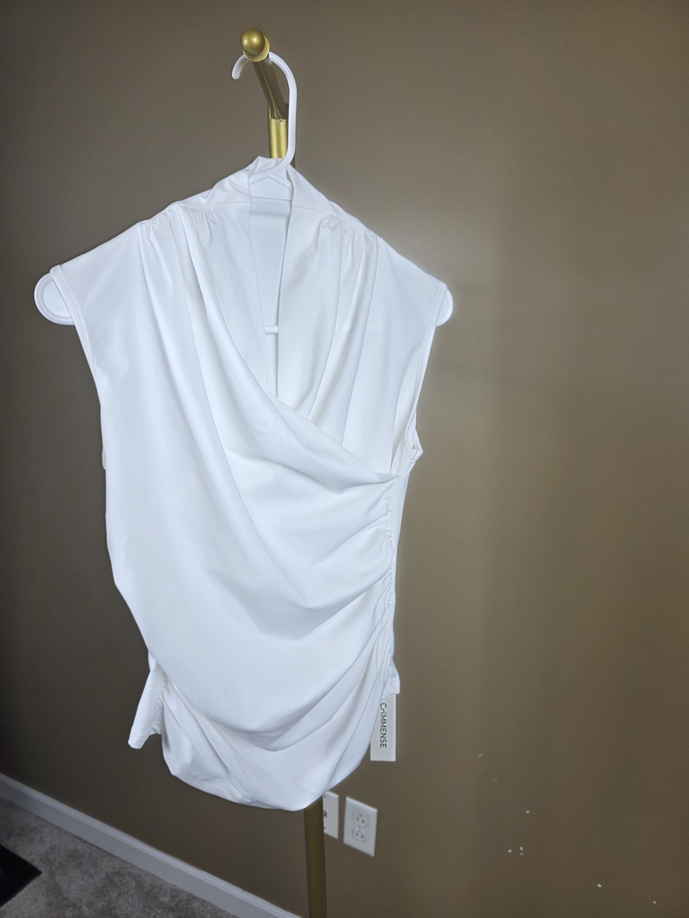 Cross Neck Ruched Fitted Tank Top - Picture 5 of 6